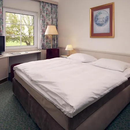 Отель Der Valk 3*