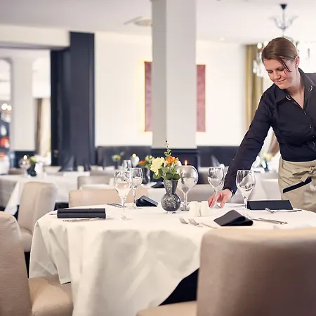 Der Valk Отель 3*