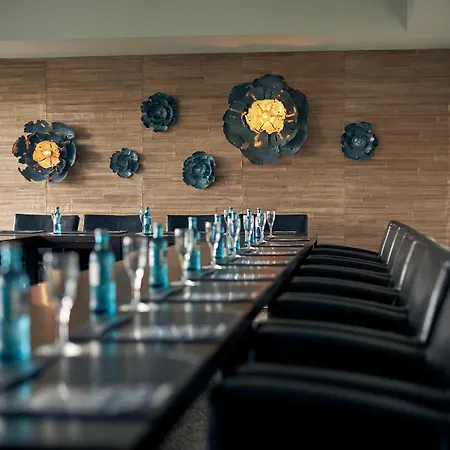 Der Valk Отель 3*